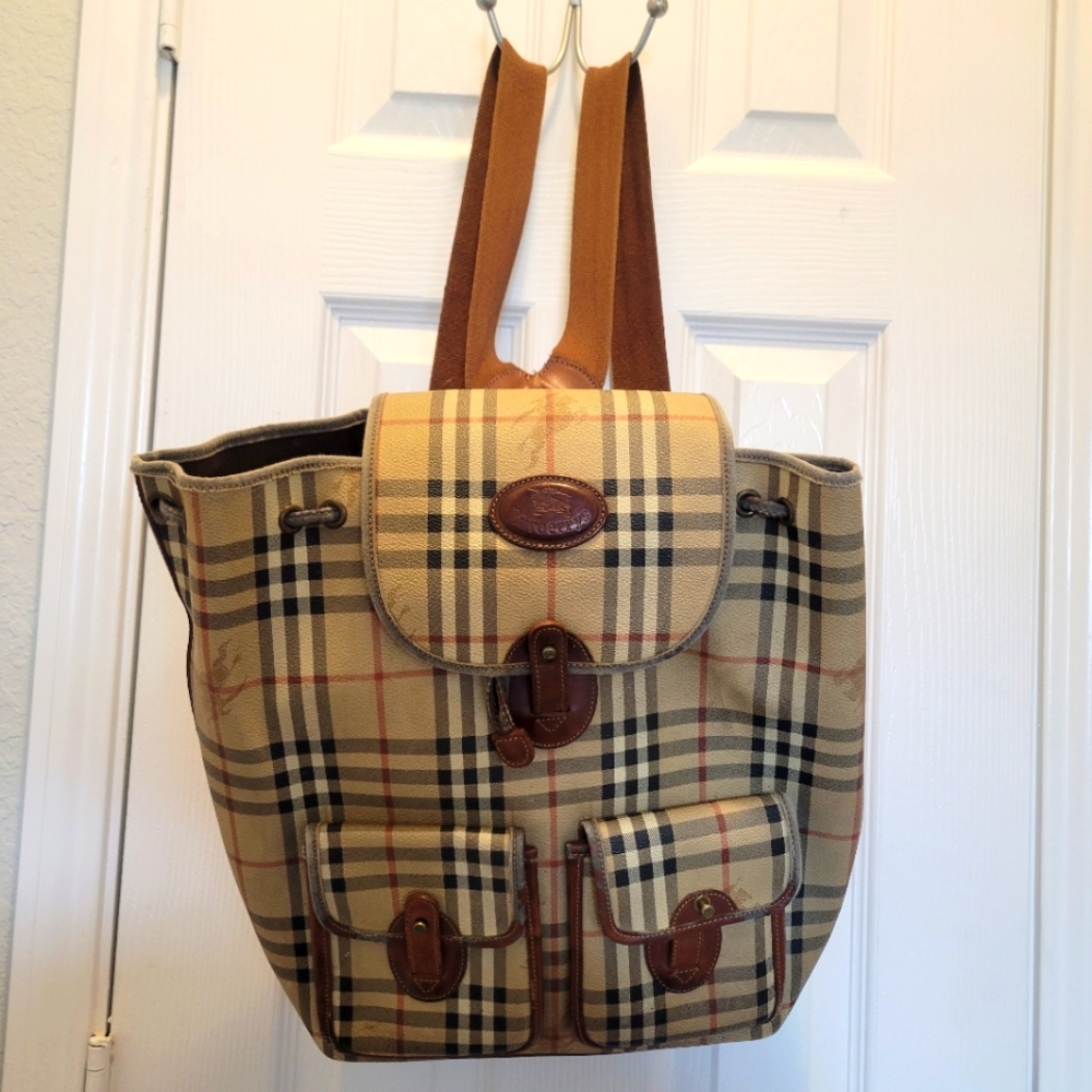 Burberry Backpack 🎒 Vintage Collection. Used. Open to negotiate